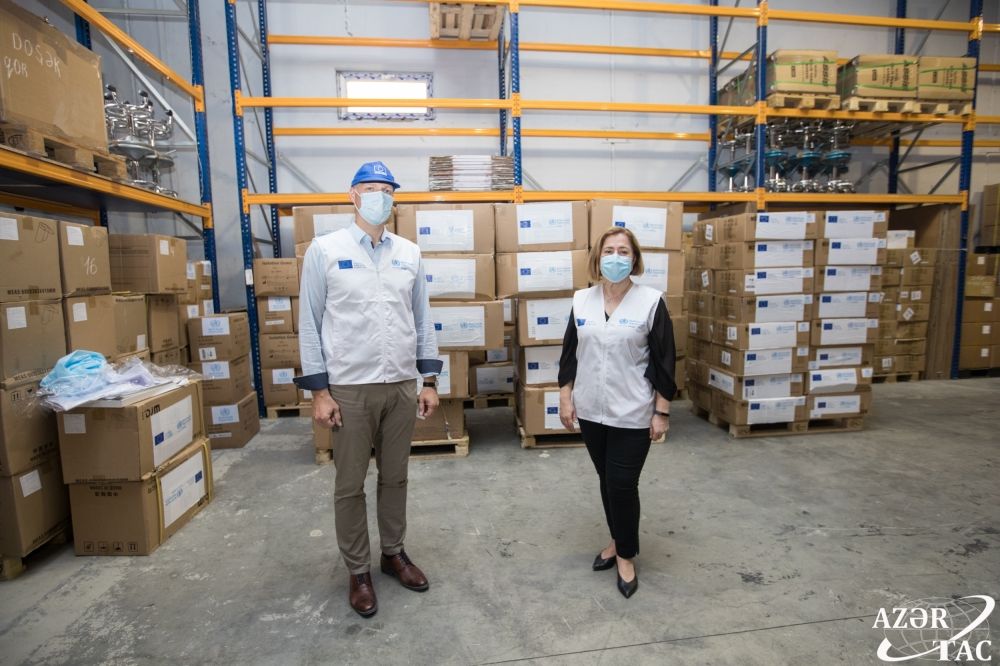 Azərbaycana gətirilən fərdi qoruyucu vasitələr bu gündən etibarən pandemiya ilə mübarizəyə ayrılmış tibb müəssisələrinə paylanılacaq – VİDEO