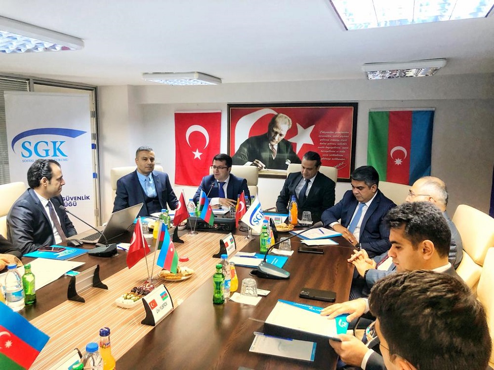 Agentliklə SGK icbari tibbi sığorta sahəsində əlaqələri gücləndirir