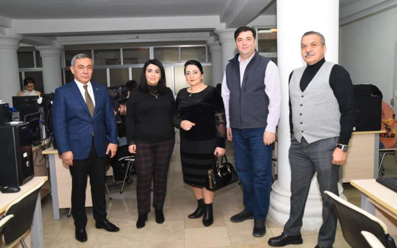 Azərbaycan Tibb Universitetinin rektoru yanında İctimai Nəzarət və Məsləhət Şurasının üzvləri universitetdə keçirilən imtahan prosesini izləyiblər