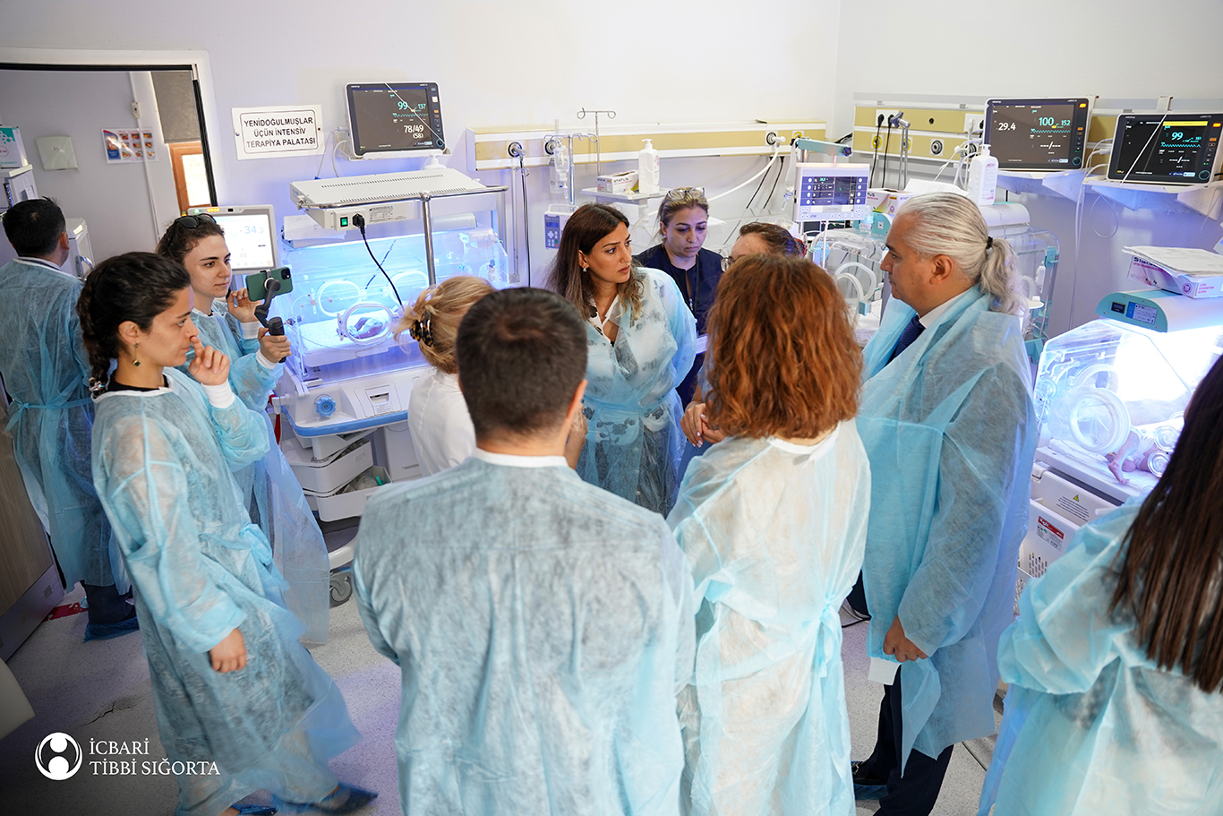 UNICEF ölkəmizə tibbi avadanlıqlar ianə edib