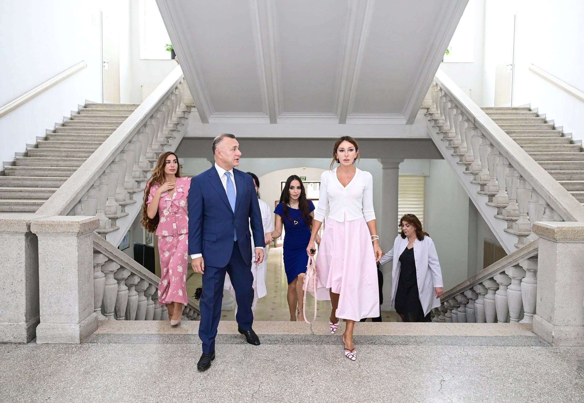 Birinci vitse-prezident Mehriban Əliyeva Elmi-Tədqiqat Pediatriya İnstitutunu ziyarət edib
